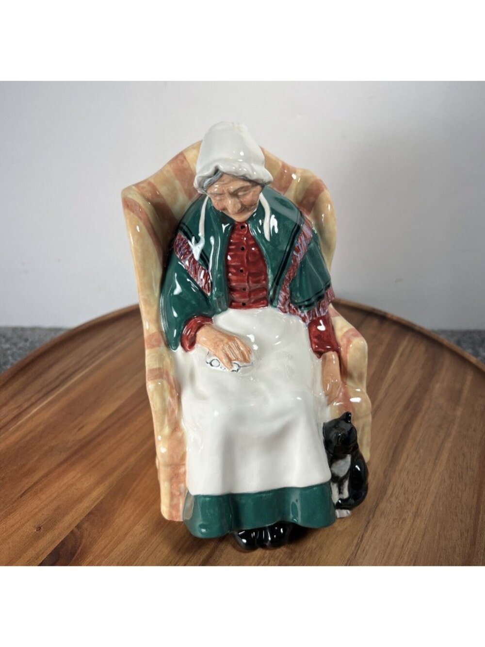 Vintage Royal Doulton Fine China-Grandma Figurine “Forty Winks” HN 1974 - 842483